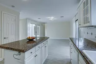 13819 Starhill Ct, Houston, TX 77077 - Photo 7