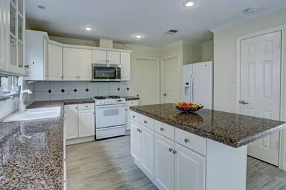 13819 Starhill Court, Houston, TX 77077 - Photo 5