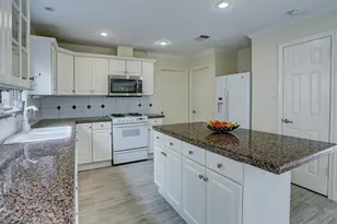 13819 Starhill Ct, Houston, TX 77077 - Photo 5