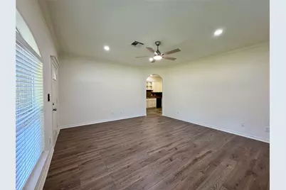 328 Green Leaf Street, Huntsville, TX 77340 - Photo 11