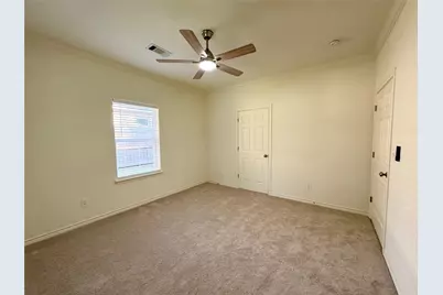 328 Green Leaf Street, Huntsville, TX 77340 - Photo 19