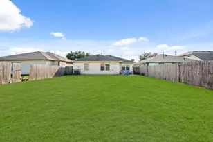 5247 Panay Park Dr, Houston, TX 77048 - Photo 13