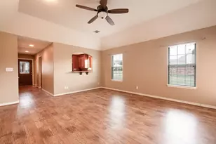 125 Golfview Dr, Conroe, TX 77356 - Photo 11