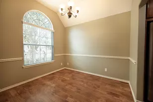 125 Golfview Dr, Conroe, TX 77356 - Photo 5