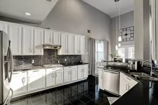313 Marina Oaks Ct, League City, TX 77565 - Photo 9