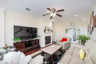 6035 N Arrowana Ln, Houston, TX 77036 - Photo 9