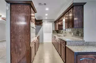 1630 Hollow Hook Rd, Houston, TX 77080 - Photo 9