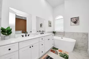 6353 Richmond Ave, Houston, TX 77057 - Photo 11