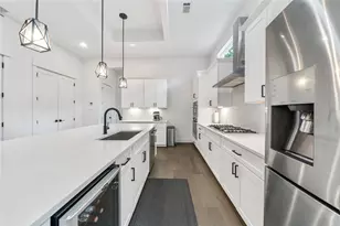 620 E 26th St, Houston, TX 77008 - Photo 7