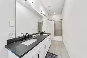 620 E 26th St, Houston, TX 77008 - Photo 31