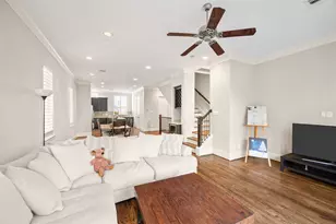 2423 Beall St, Houston, TX 77008 - Photo 3