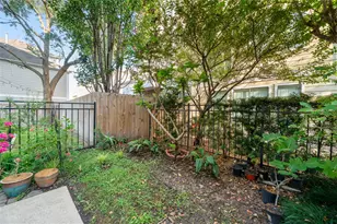 2423 Beall St, Houston, TX 77008 - Photo 29