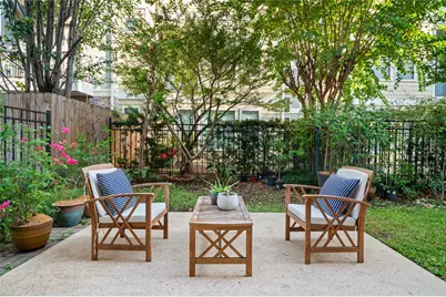 2423 Beall Street, Houston, TX 77008 - Photo 1