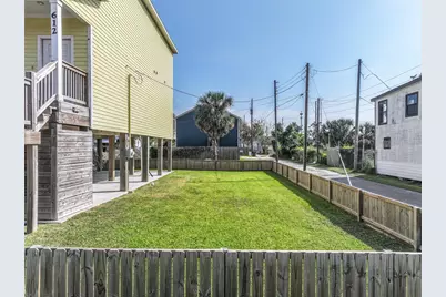 614 38th Street, Galveston, TX 77550 - Photo 1