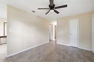 817 Chihuahua St, Lockhart, TX 78644 - Photo 11