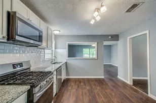 419 E 42nd St, Houston, TX 77022 - Photo 7