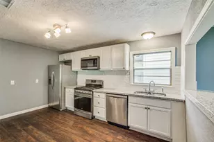 419 E 42nd St, Houston, TX 77022 - Photo 13