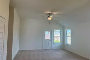 8327 Amber Summit Ln, Angleton, TX 77515 - Photo 5