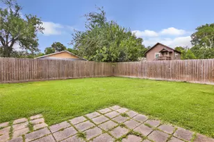 1005 N Main St, Dayton, TX 77535 - Photo 31