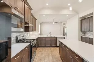 1227 Carswell Grove Dr, Missouri City, TX 77459 - Photo 7