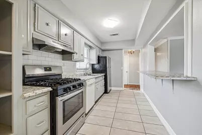 5237 Maple Street, Bellaire, TX 77401 - Photo 3