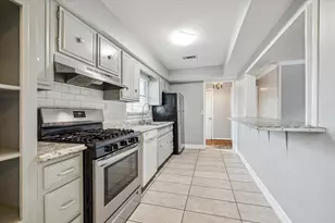 5237 Maple St, Bellaire, TX 77401 - Photo 3