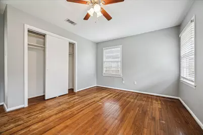 5237 Maple Street, Bellaire, TX 77401 - Photo 13