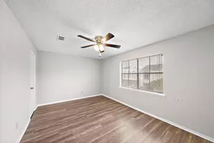 7700 Creekbend Dr, Houston, TX 77071 - Photo 9