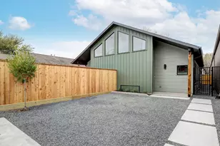 1717 Airline Dr, Houston, TX 77009 - Photo 1