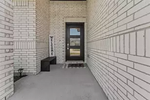 8422 Hunterwyck Ln, Baytown, TX 77521 - Photo 3