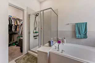 8422 Hunterwyck Ln, Baytown, TX 77521 - Photo 17