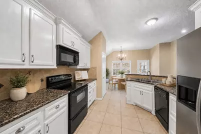 411 Shawnee Drive, Conroe, TX 77316 - Photo 7