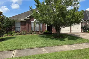 1203 Lake Shore Dr, Pearland, TX 77581 - Photo 1