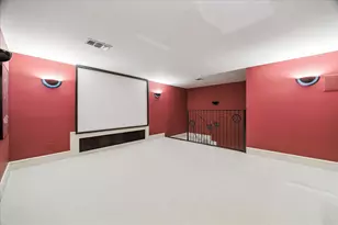 608 Little John Ln, Houston, TX 77024 - Photo 33