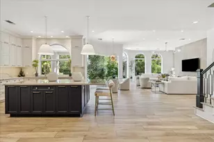 608 Little John Ln, Houston, TX 77024 - Photo 5