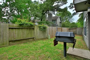 10 Jenny Wren Ct, The Woodlands, TX 77382 - Photo 3