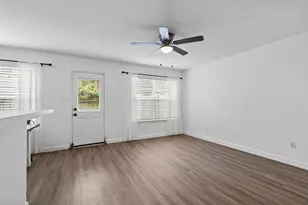 10 Jenny Wren Ct, The Woodlands, TX 77382 - Photo 9