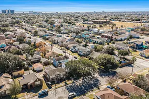 4919 Austin Dr, Galveston, TX 77551 - Photo 35