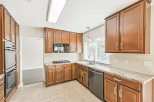 10215 Tablerock Dr, Houston, TX 77064 - Photo 11