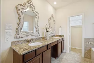 888 Fisher St, Houston, TX 77018 - Photo 17
