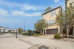 888 Fisher St, Houston, TX 77018 - Photo 31