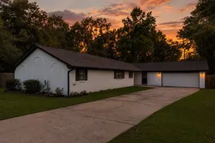 816 Glen Hollow Dr, Conroe, TX 77385 - Photo 1