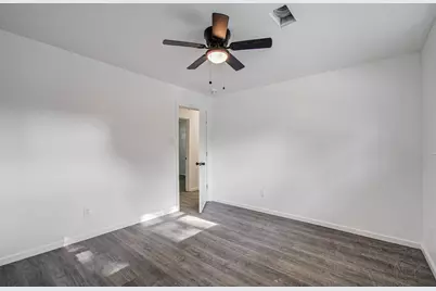 816 Glen Hollow Drive, Conroe, TX 77385 - Photo 13