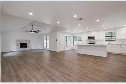 816 Glen Hollow Drive, Conroe, TX 77385 - Photo 7