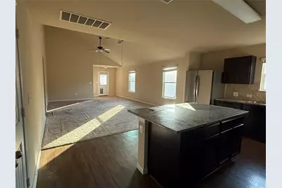 160 Voss S, Kyle, TX 78640 - Photo 5