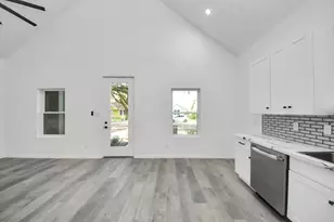 605 E Murrill Ave, Baytown, TX 77520 - Photo 13