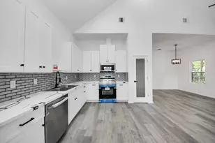 605 E Murrill Ave, Baytown, TX 77520 - Photo 11
