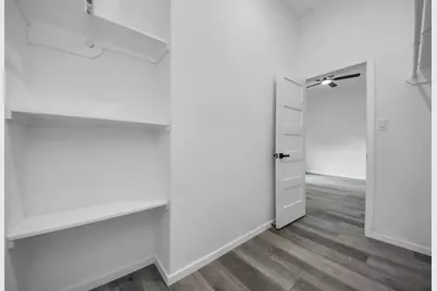 605 E Murrill Ave, Baytown, TX 77520 - Photo 23