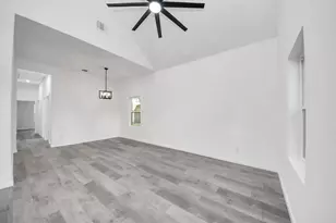 605 E Murrill Ave, Baytown, TX 77520 - Photo 5