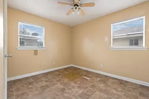 7410 Lindencrest St, Houston, TX 77061 - Photo 17